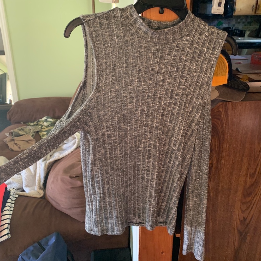 Gray cold shoulder shirt